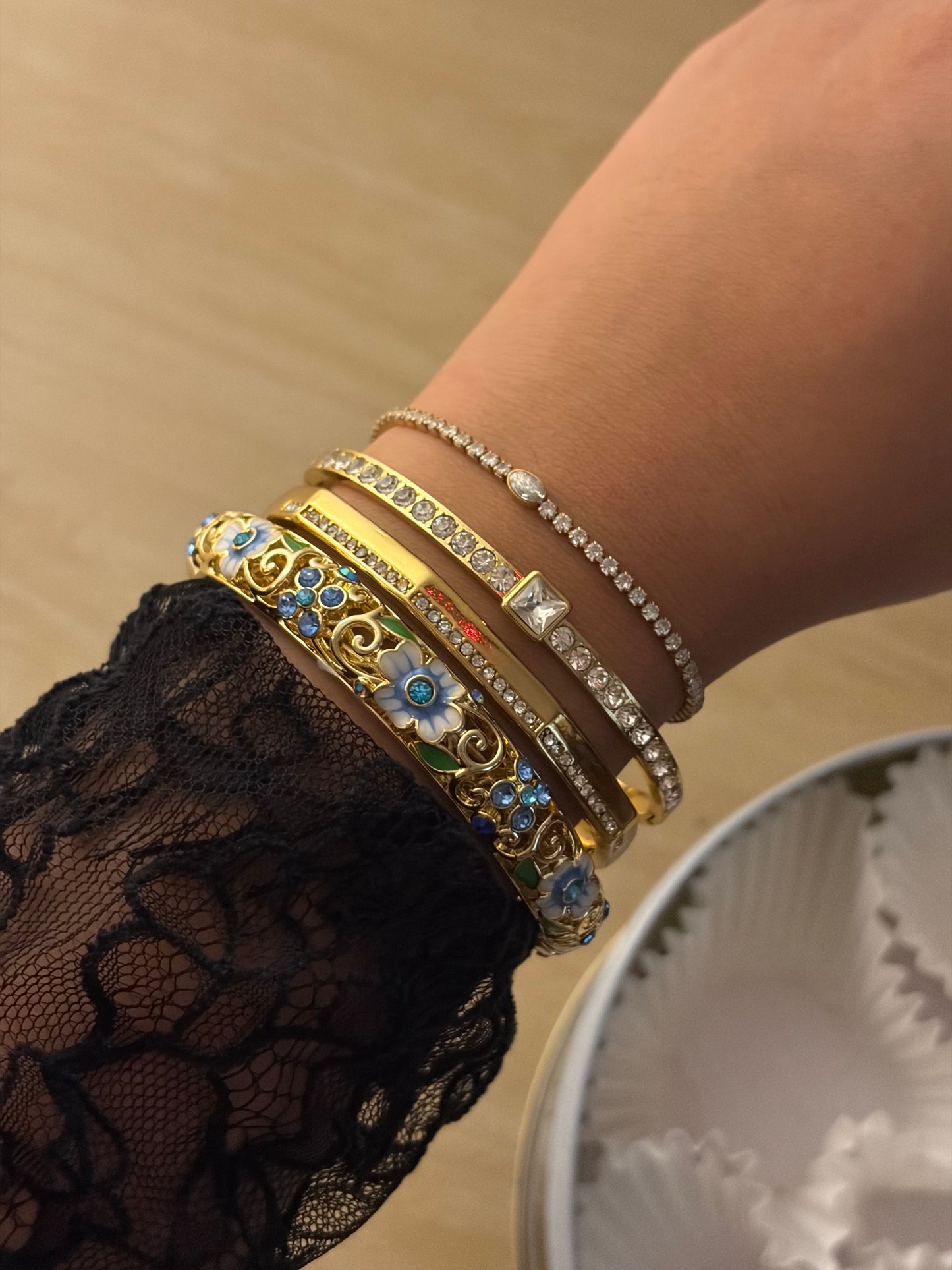 Nora openable bracelet