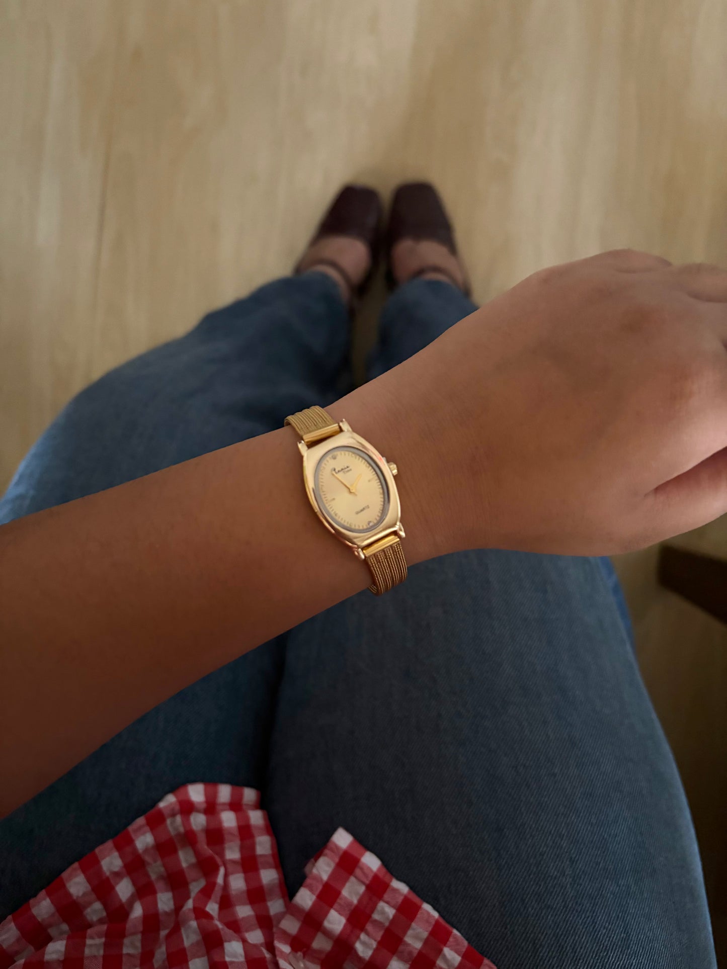 Kira watch dial