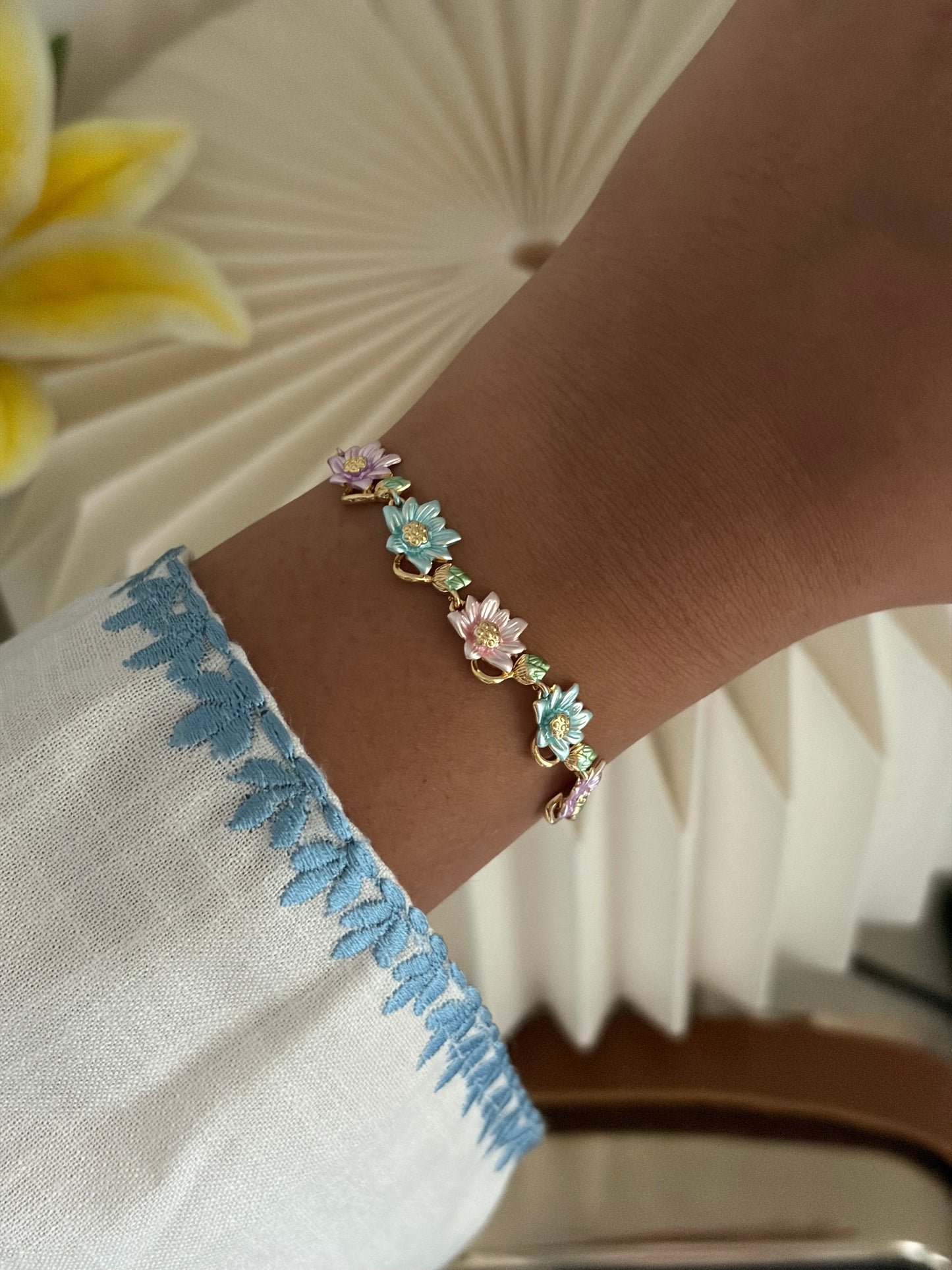 Kamal chain botanical bracelet