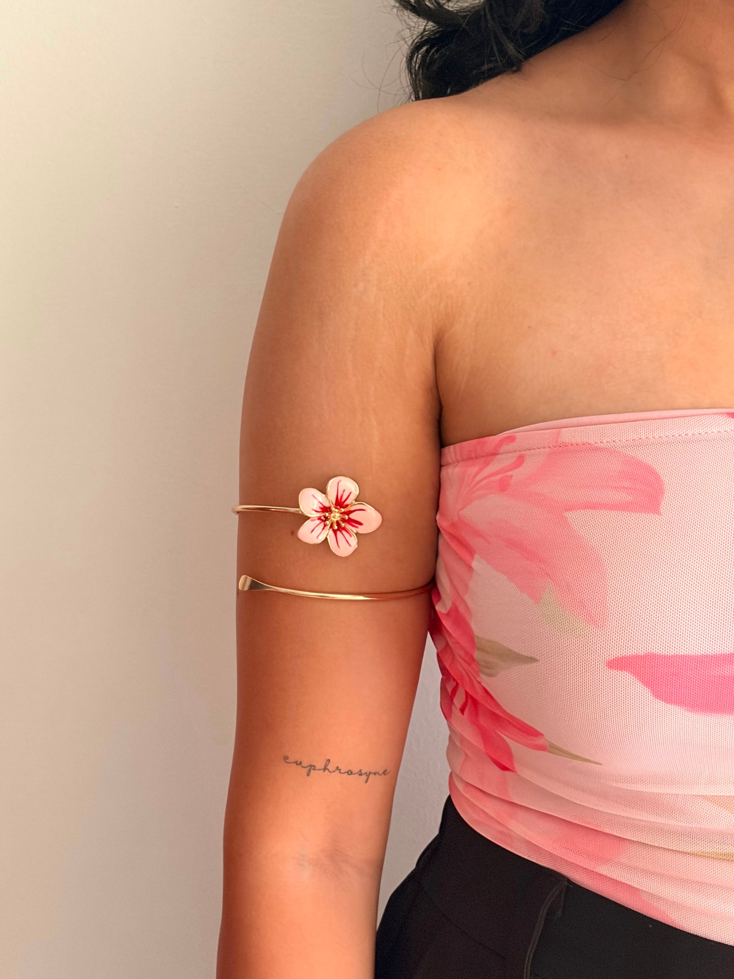 Dona Arm Cuff