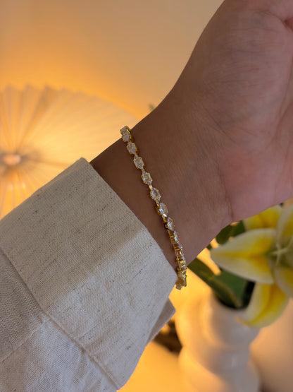 Linda tennis bracelet