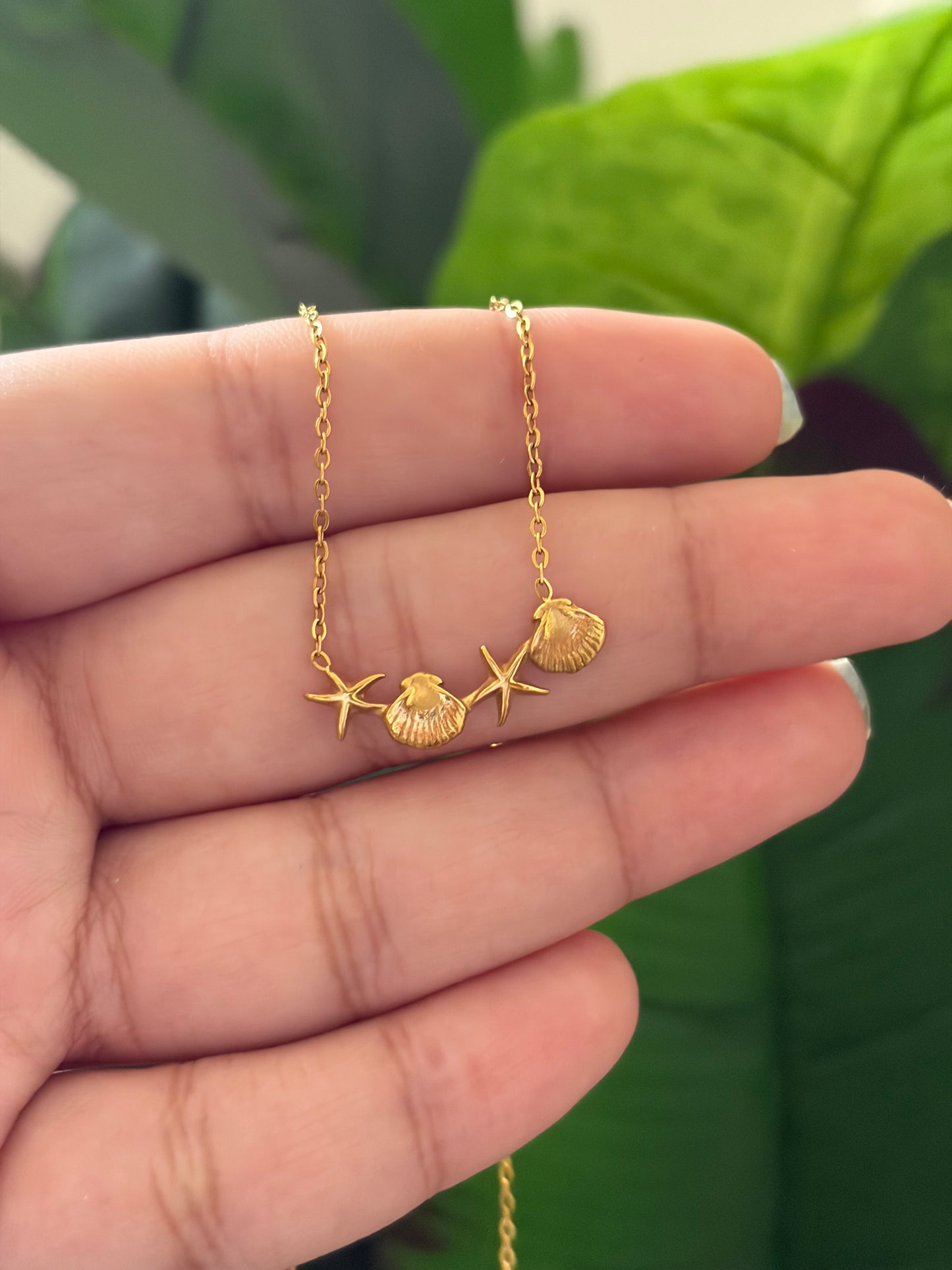 Yara neckpiece