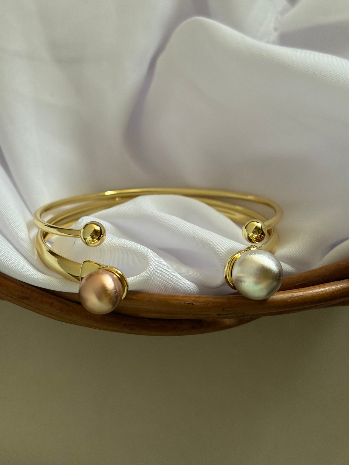 Mother of pearl bracelet