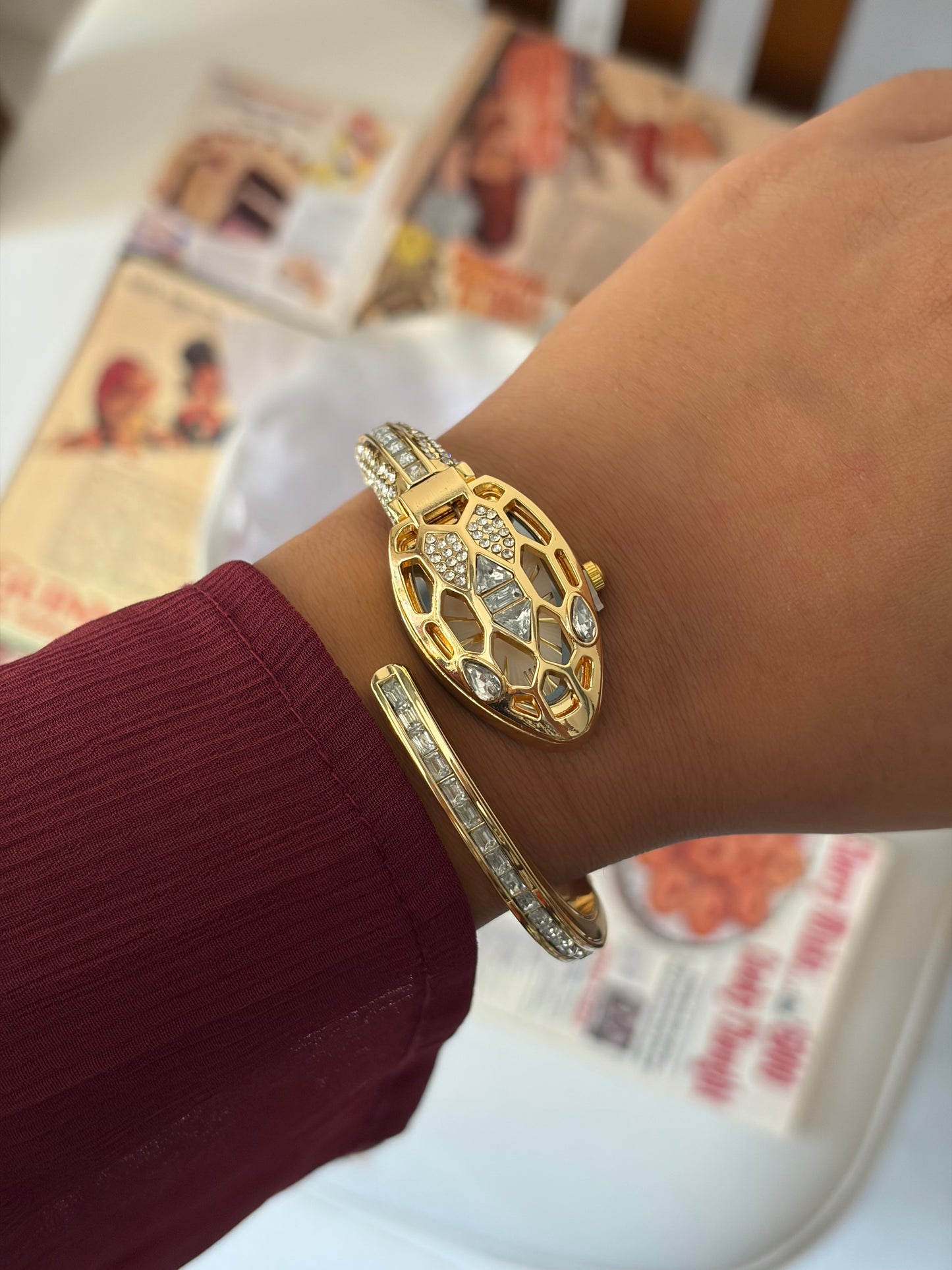 Becket peekaboo watch