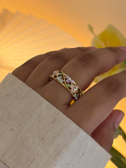 Clover petal botanical ring