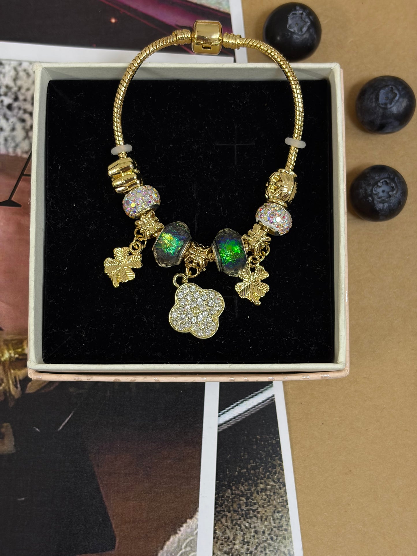 Green clover bracelet