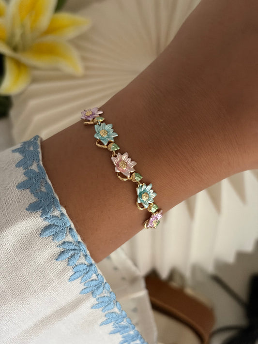 Kamal chain botanical bracelet