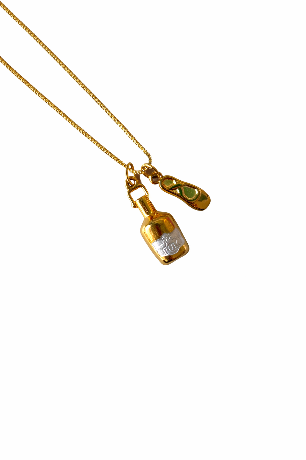 “IT” girl necklace