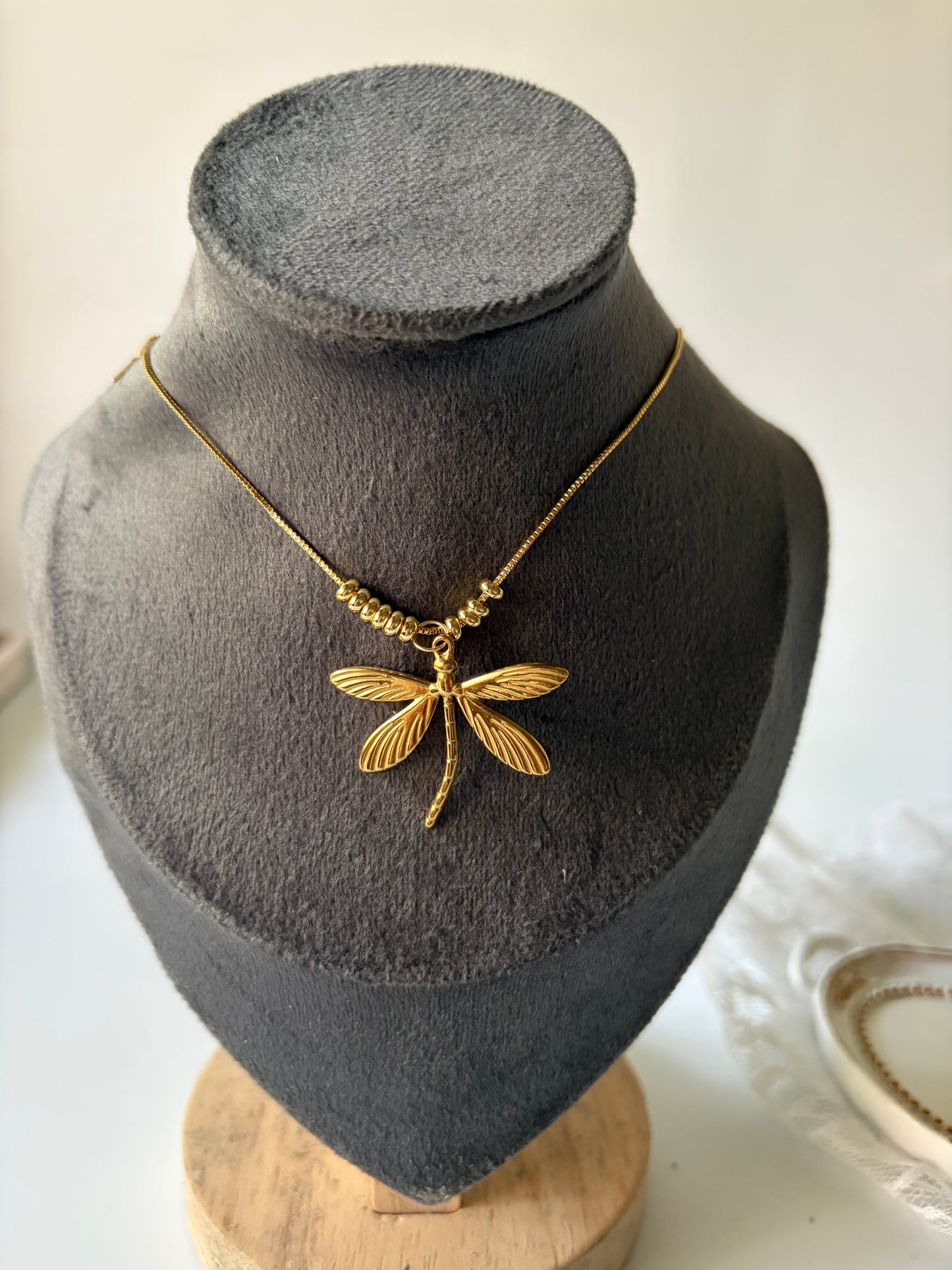 Fly bye necklace