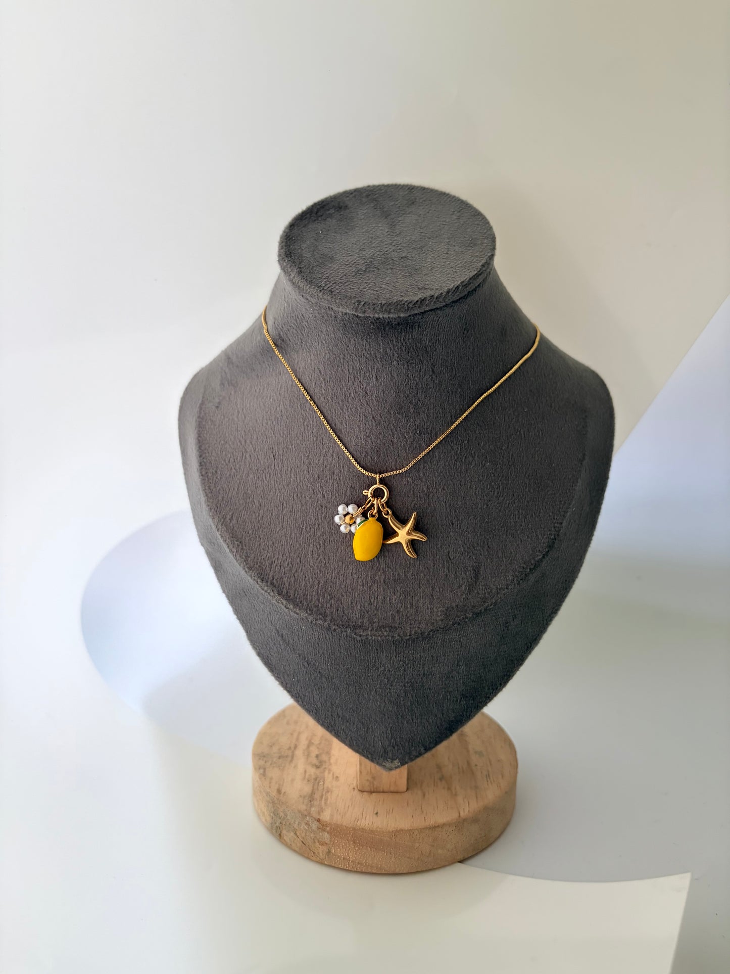 Summer blush neckpiece