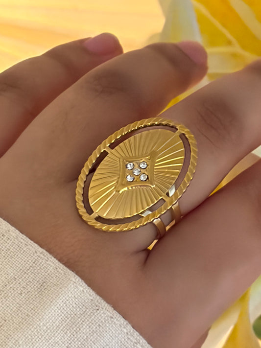 Marry statement ring