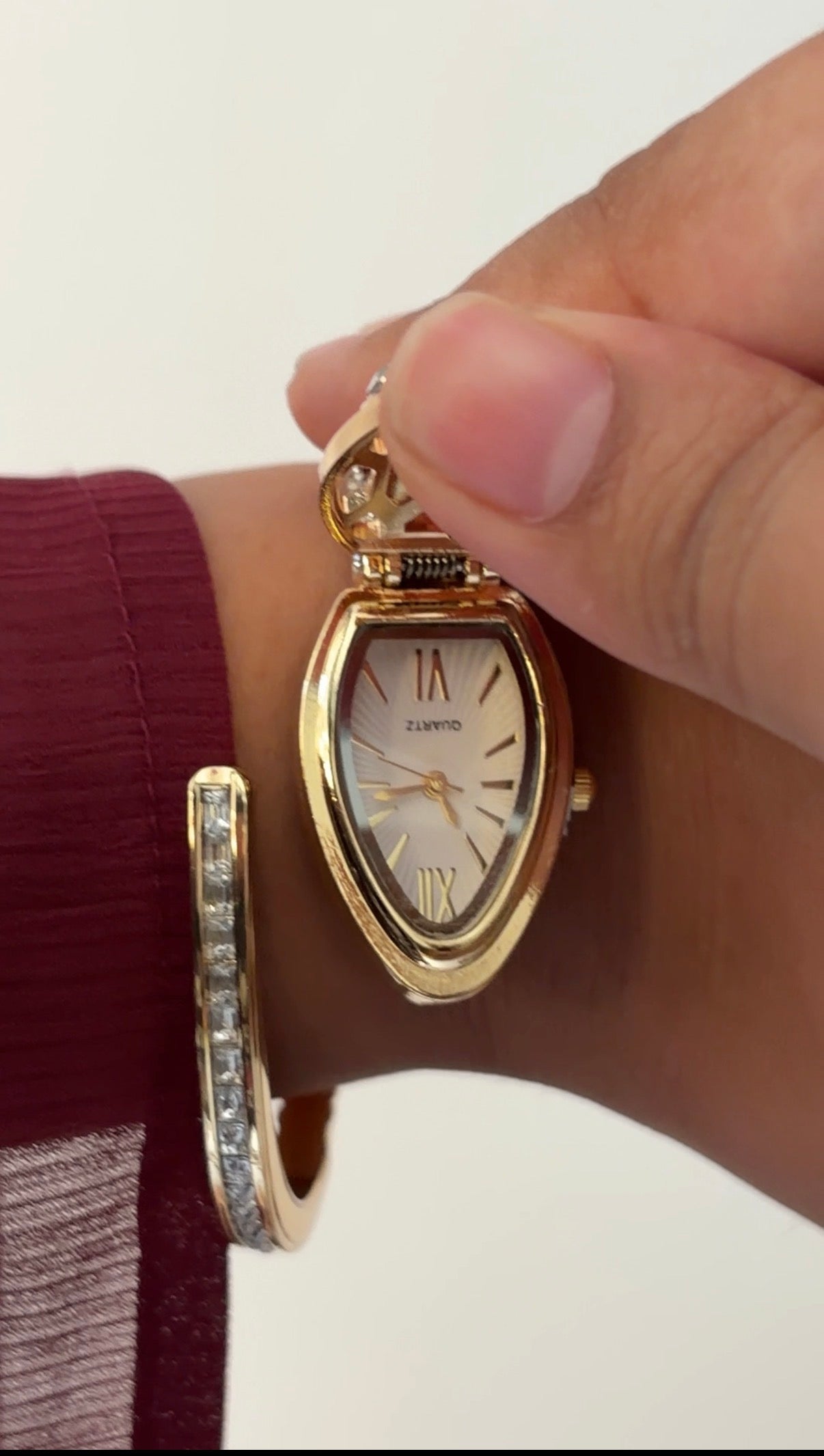 Becket peekaboo watch