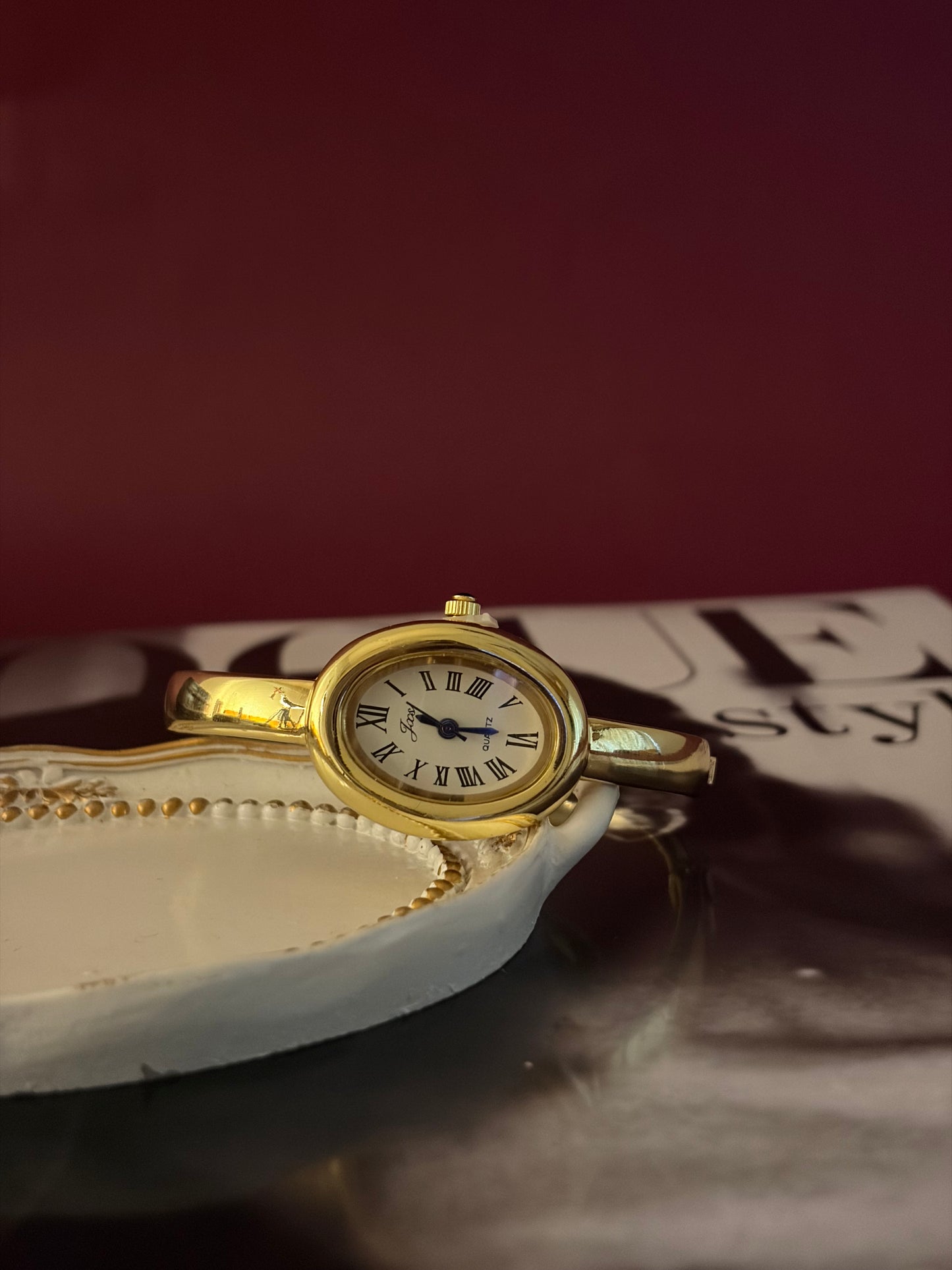 The classic dial bezel watch
