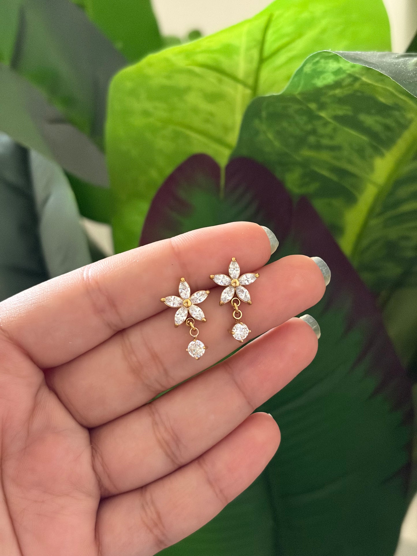 Mia flower drops