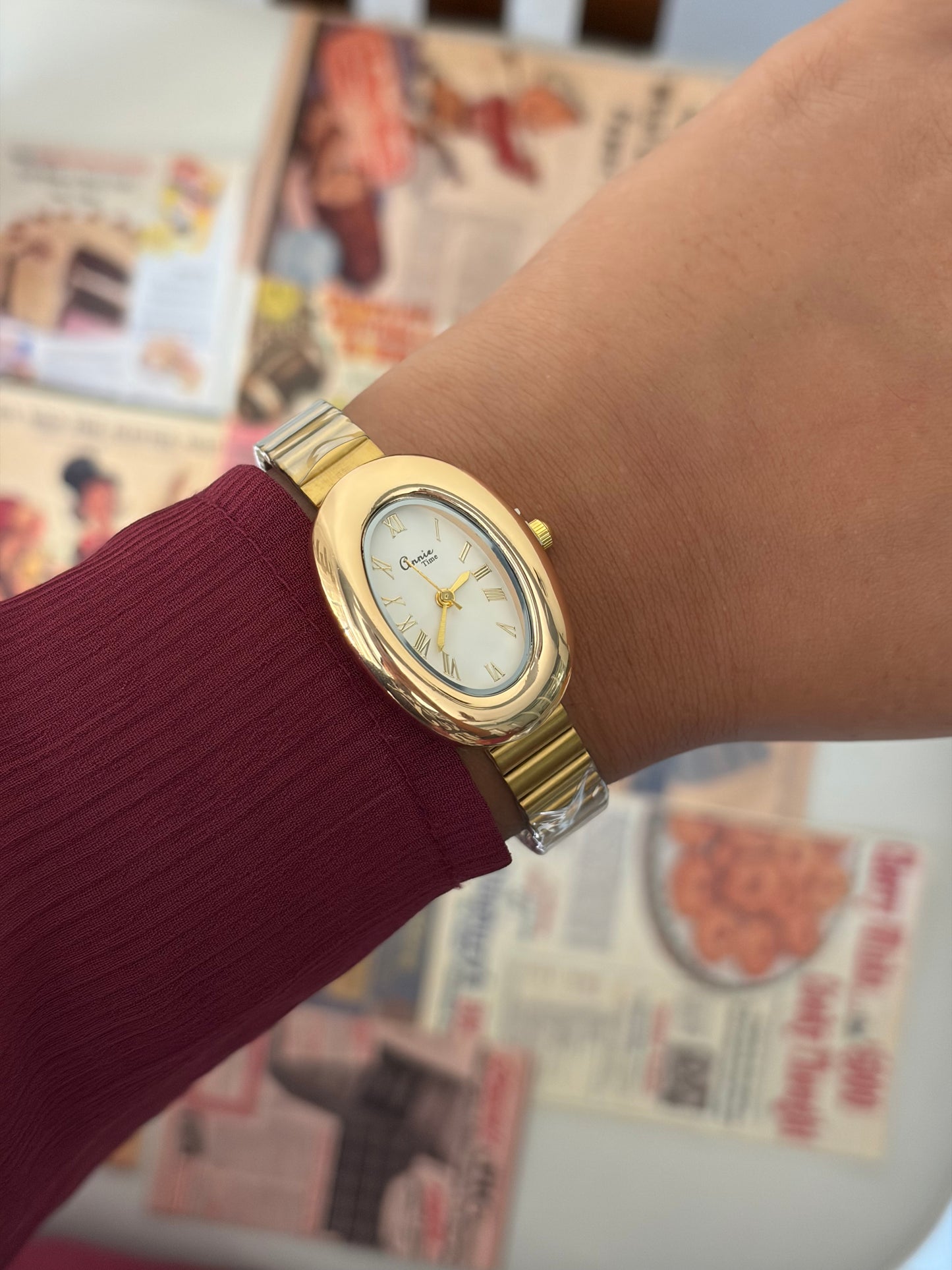 Lunette Roman dial watch