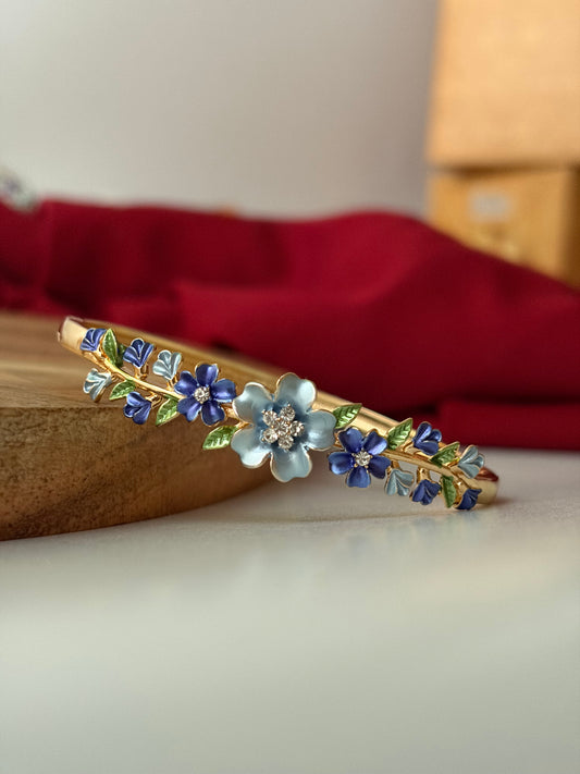 Lilly botanical bracelet