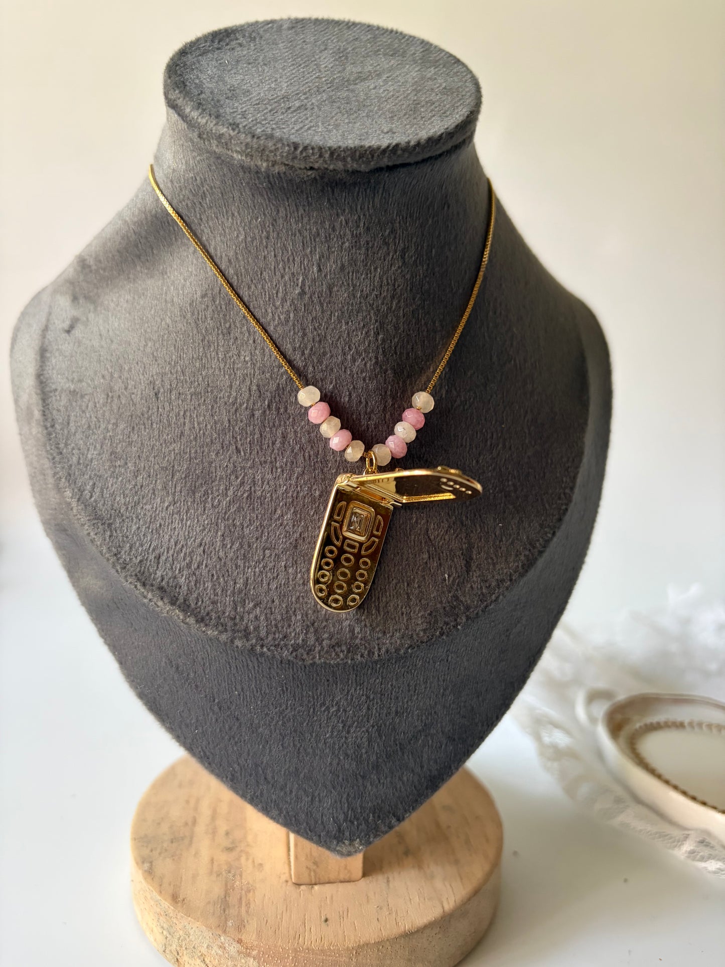Dial up darling neckpiece