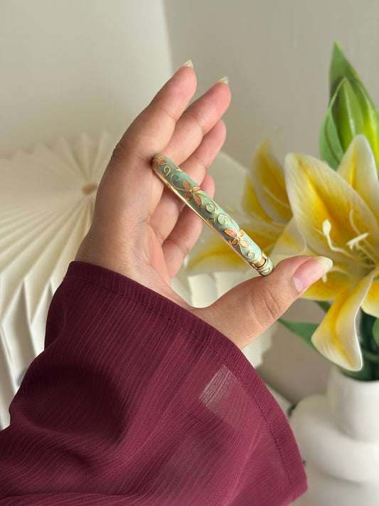 Green flower enamel bangle