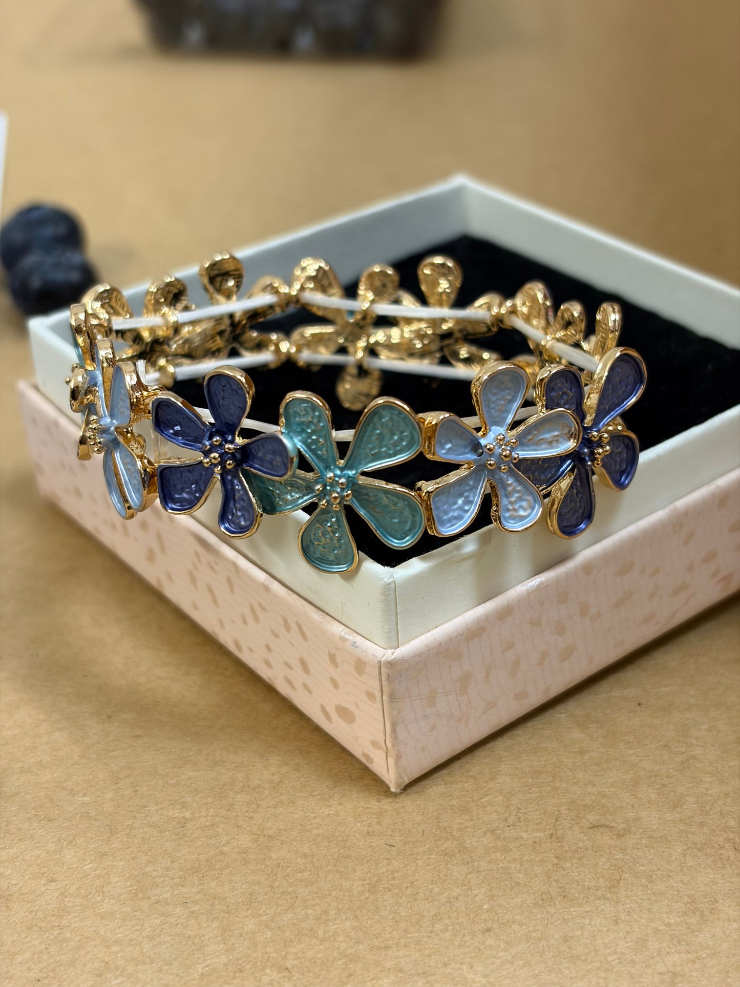 Flower enamel bracelet