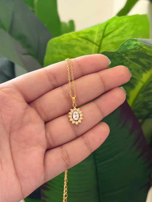 Kaia neckpiece