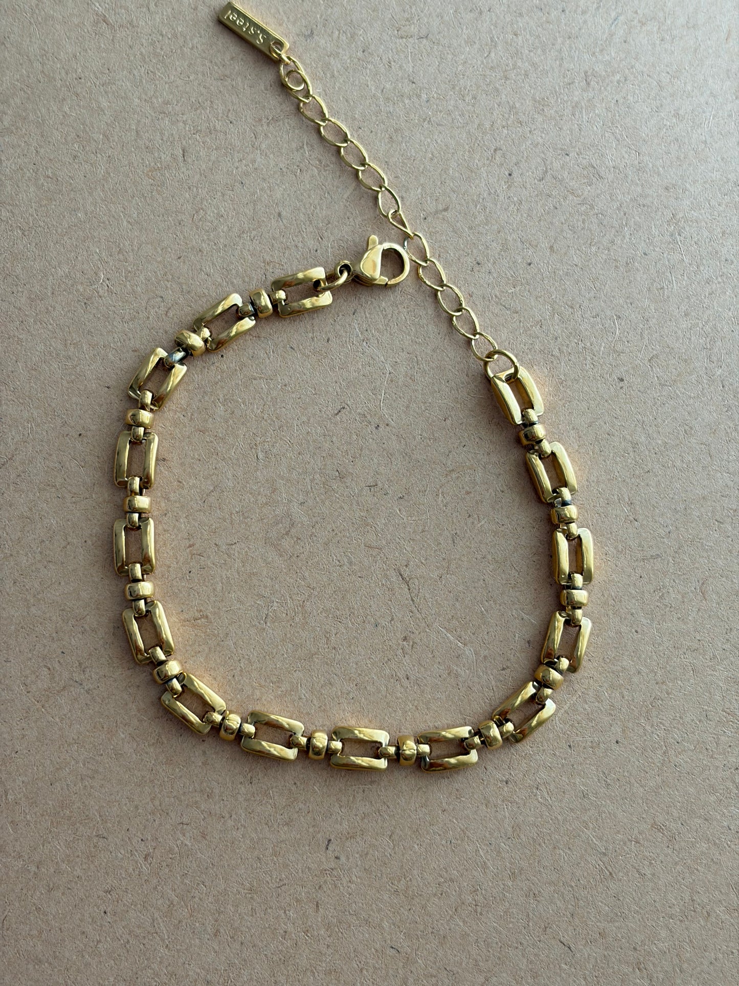 Noor link bracelet