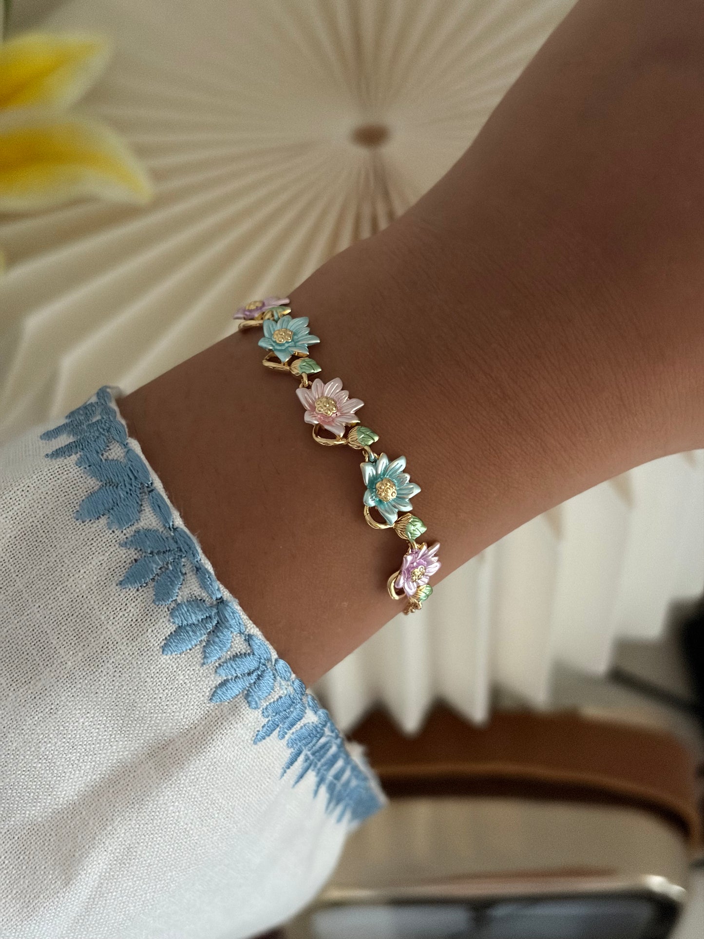 Kamal chain botanical bracelet