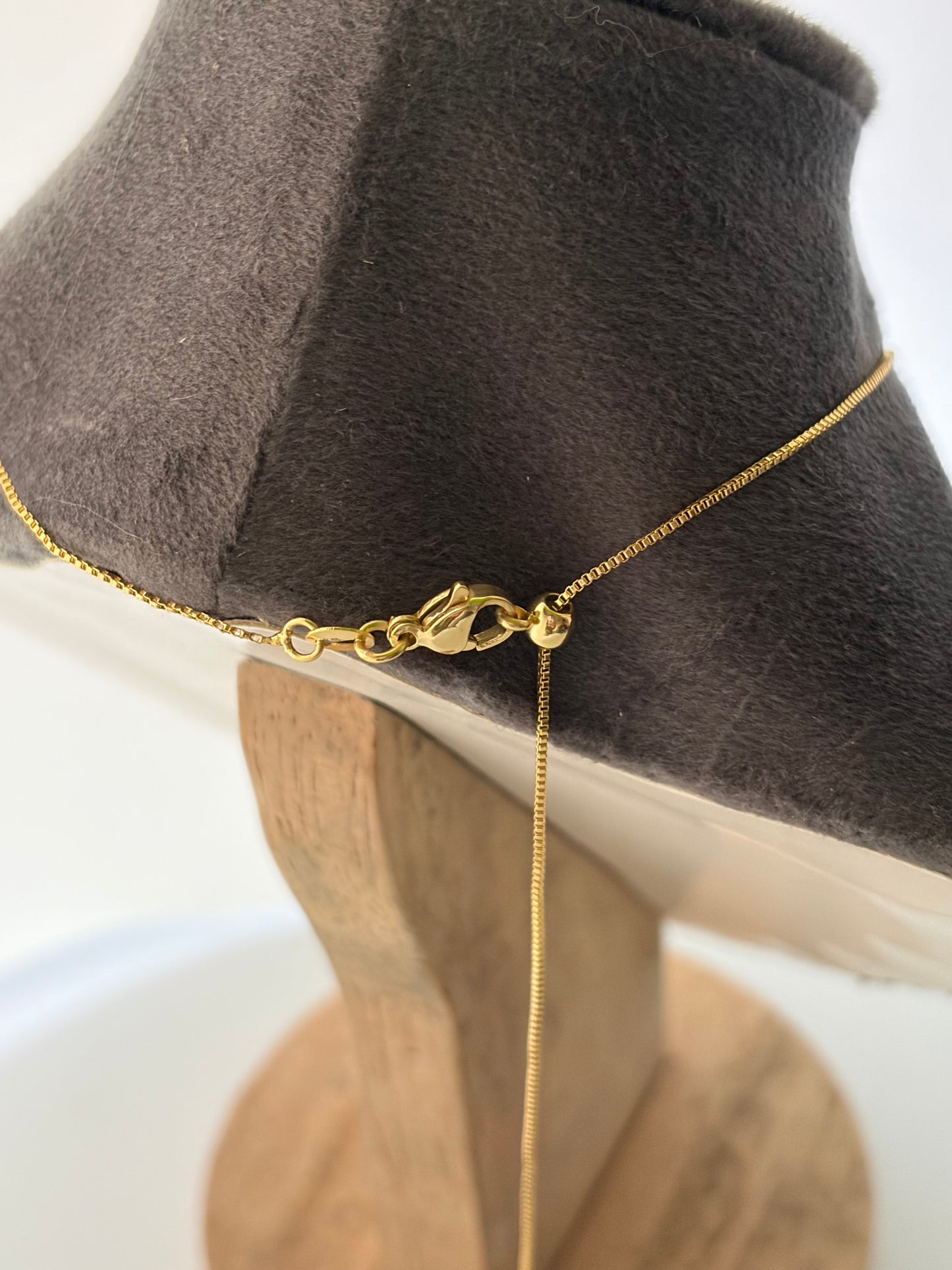 Bottoms up neckpiece