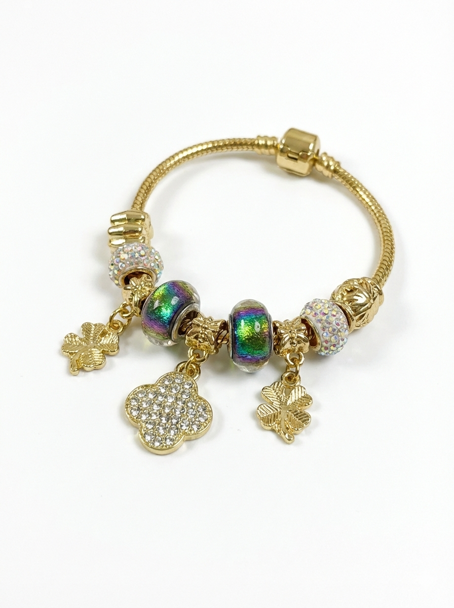 Green clover bracelet