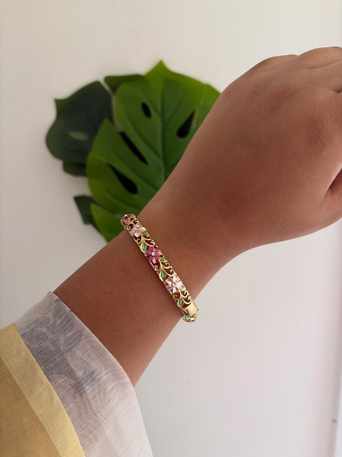 Aruna Botanical