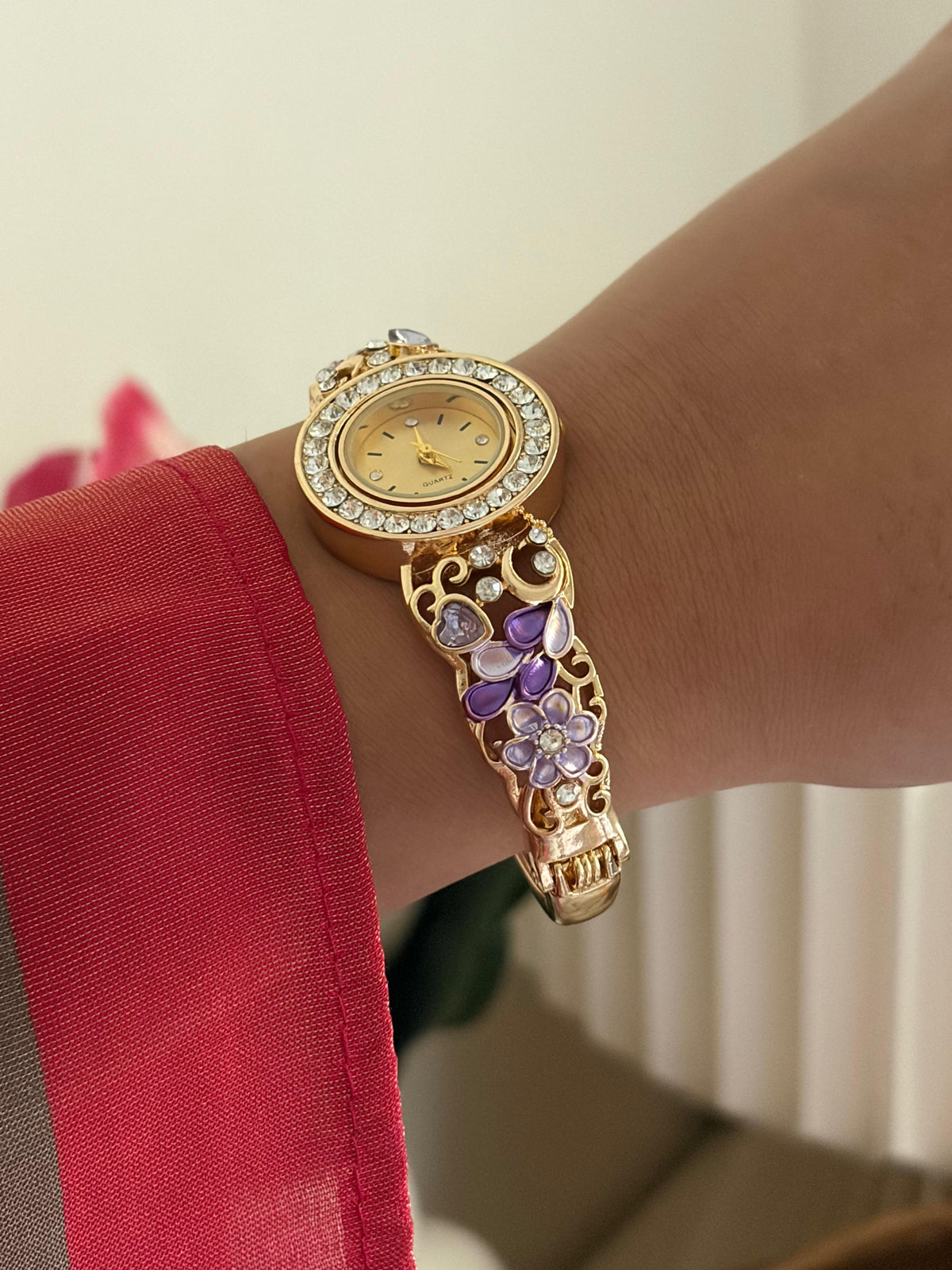 Madhumalti Botanical watch